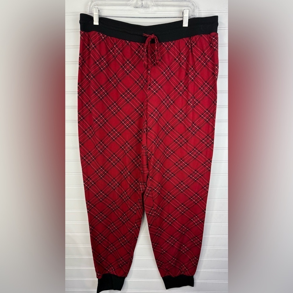 Maurice’s Sleep women’s red & black plaid jogger style pajama pant. Size XL.